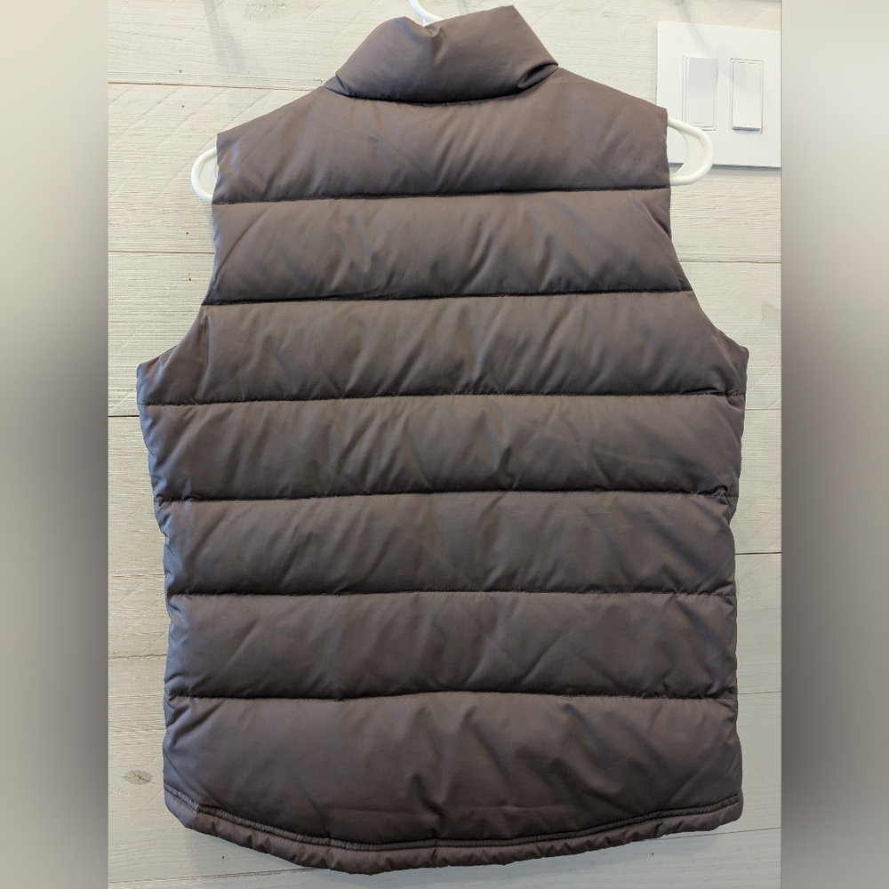 🦅 American Eagle Outfitters Women's Dark Brown Down Fill Puffer Vest; Size: M - Picture 4 of 10